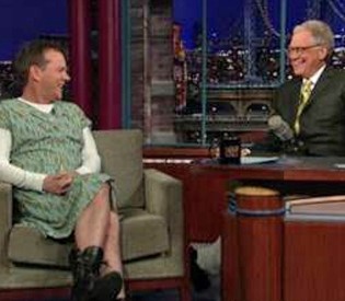 Kiefer Sutherland Vestito Da Donna Per Scommessa Al Letterman Show Nel 2010 143859