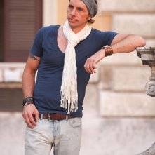 Dax Shepard interpreta Gale nel film When in Rome