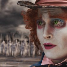 Johnny Depp in un'immagine suggestiva tratta dal film Alice in Wonderland, firmato da Tim Burton