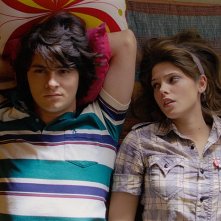 Shiloh Fernandez e Ashley Greene in un momento del film Skateland