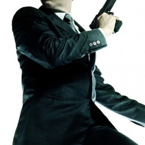 Un'immagine promozionale di Matrix Reloaded con l'Agente Smith (Hugo Weaving)