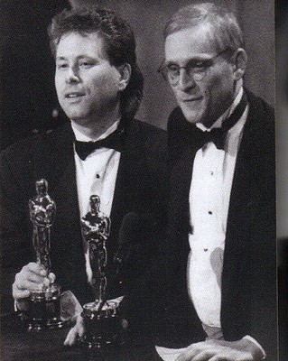 Alan Menken e Howard Ashman ricevono gli Oscar per le musiche de La sirenetta