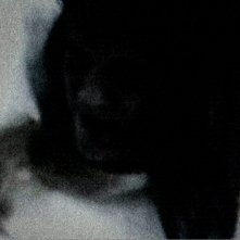 Katie Featherston in un primo piano di Paranormal Activity