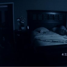 Una scena agghiacciante del film Paranormal Activity