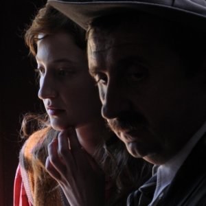 Alba Rohrwacher e Vito in una sequenza de L'uomo che verrà di Giorgio Diritti.