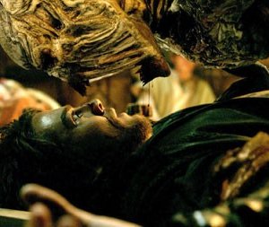 Craig Horner nella premiere della seconda stagione de La Spada della Verità, dal titolo Marked