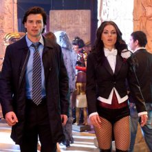 Clark (Tom Welling) in compagnia di Zatanna (Serinda Swan) nell'episodio Warrior di Smallville