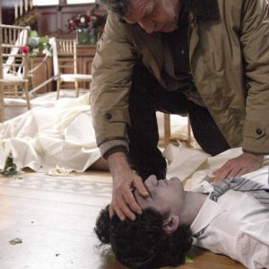 Fringe: John Noble nell'episodio The Bishop Revival