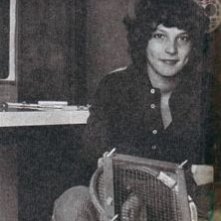 Una fotografia di Christian Fassetta con la sua racchetta da tennis