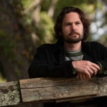 Henry Thomas nel ruolo di Tim Wheddon in un momento del film Dear John