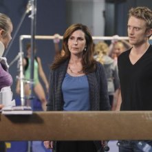 Make it or Break it: Ayla Kell, Peri Gilpin e Neil Jackson nell'episodio California Girls