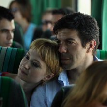Pierfrancesco Favino e Alba Rohrwacher in una sequenza del film Cosa voglio di più