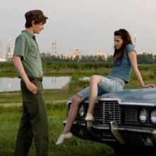 Una sequenza del film The Yellow Handkerchief con Eddie Redmayne e Kristen Stewart