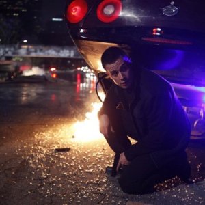 Freddie Prinze Jr. in una scena dell'episodio Day 8: 7:00 p.m.-8:00 p.m. di 24