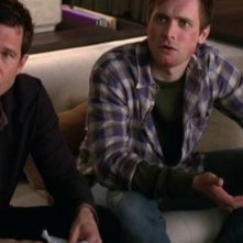 Nip/Tuck: Dylan Walsh e Neil Hopkins nell'episodio Benny Nilsson