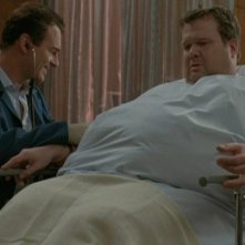 Nip/Tuck: Julian McMahon ed Eric Stonestreet nell'episodio Wesley Clovis