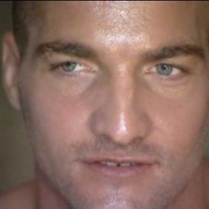 primo piano di Denis Dallan durante il backstage del calendario Dieux du Stade