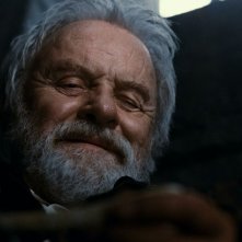 Anthony Hopkins in un'immagine tratta da The Wolf Man