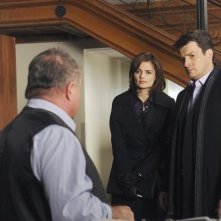 Castle: Nathan Fillion e Stana Katic in una scena dell'episodio The Third Man