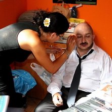 Orfeo Orlando al trucco, durante le riprese di The Real Life