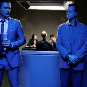 Tony (Michael Weatherly) e McGee (Sean Murray) in una scena dell'episodio Masquerade di Navy NCIS