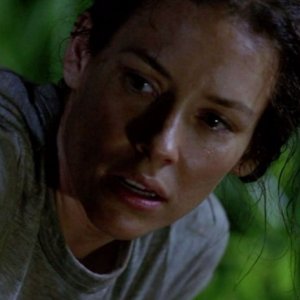 Evangeline Lilly in una scena di LAX: Part 1 dalla sesta stagione di Lost