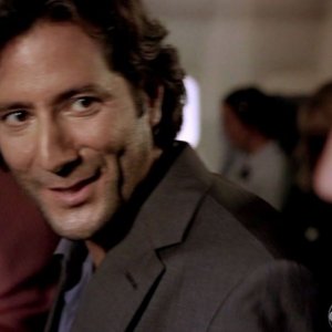 Henry Ian Cusick in una scena di LAX: Part 1 dalla sesta stagione di Lost