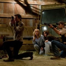 Il cast di The Crazies impegnato in una drammatica sequenza