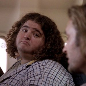 Jorge Garcia e Josh Holloway in una scena di LAX: Part 1 dalla sesta stagione di Lost