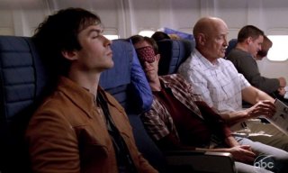 Terry O'Quinn e Ian Somerhalder in una scena di LAX: Part 1 dalla sesta stagione di Lost