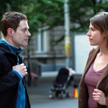 Andreas Lust e Franziska Weisz nel film The Robber