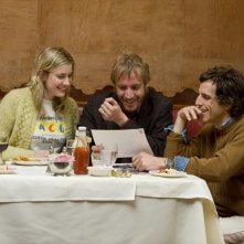 Greta Gerwig, Rhys Ifans e Ben Stiller in una scena di Greenberg