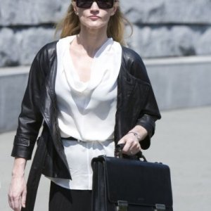 Caprica: Paula Malcomson nell'episodio The Reins of a Waterfall