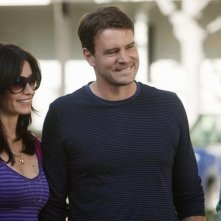 Cougar Town: Courteney Cox, Carolyn Hennesy e Scott Foley nell'episodio Scare Easy