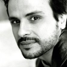 Una foto dell'attore Maximilian Nisi