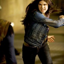 Una scena d'azione per Alexandra Daddario (Annabeth Chase) nel film Percy Jackson e gli dei dell'Olimpo: Il ladro di fulmini