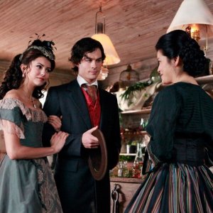 Katherine (Nina Dobrev), Damon (Ian Somerhalder) e Pearl (Kelly Hu) nel lontano 1864 in Children of the Damned