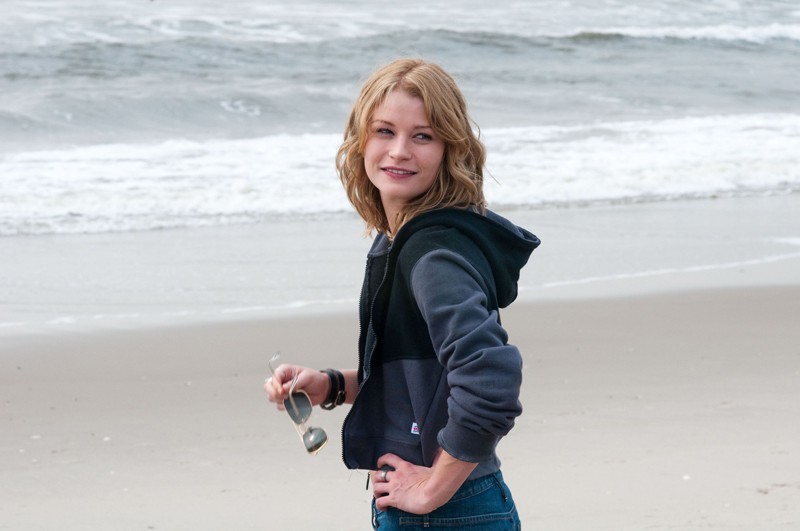 Ally Emilie De Ravin In Spiaggia In Una Scena Del Film Remember Me 146371