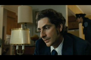 Amabili resti - Clip 'Few Questions'