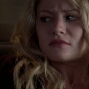 Emilie de Ravin in una scena di What Kate Does dalla sesta stagione di Lost