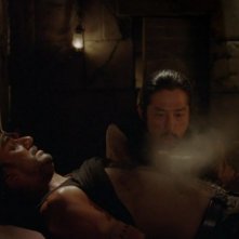 Hiroyuki Sanada e Naveen Andrews in una scena di What Kate Does dalla sesta stagione di Lost