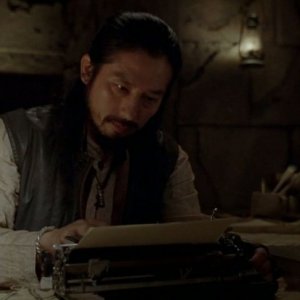 Hiroyuki Sanada in una scena di What Kate Does dalla sesta stagione di Lost