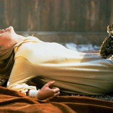 Patricia Arquette in una sequenza da incubo di Nightmare 3 - i guerrieri del sogno