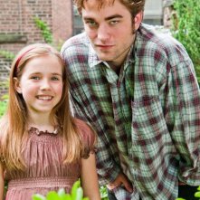Ruby Jerins E Robert Pattinson In Una Foto Promo Del Film Remember Me 146577