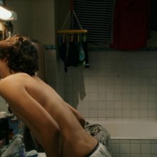 Vincent Lacoste, il protagonista impacciato della commedia Les beaux gosses (2009)