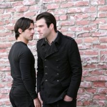 Milo Ventimiglia e Zachary Quinto in una scena di The Wall dalla quarta stagione di Heroes