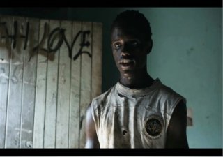 Stephen Ocen in una scena del film Imani