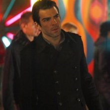 Zachary Quinto in una scena di Brave New World dalla quarta stagione di Heroes