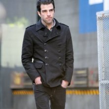 Zachary Quinto in una scena di The Wall dalla quarta stagione di Heroes