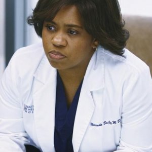 Chandra Wilson in una scena di I Like You So Much Better When You're Naked dalla sesta stagione di Grey's Anatomy